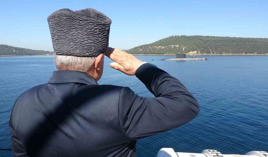’TCG Dumlupınar’ denizaltısında şehit olan 81 denizci için anma töreni düzenlendi
