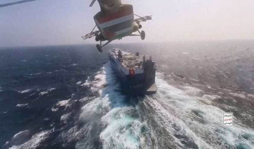 Umman Denizi’nde Portekiz bandıralı konteyner gemisine İHA saldırısı