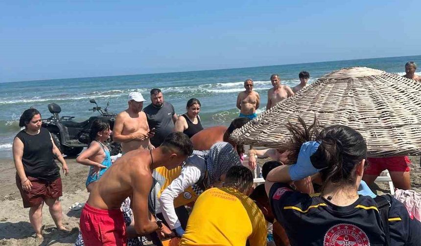 Samsun’da denizde boğulma tehlikesi geçiren 3 kişi kurtarıldı