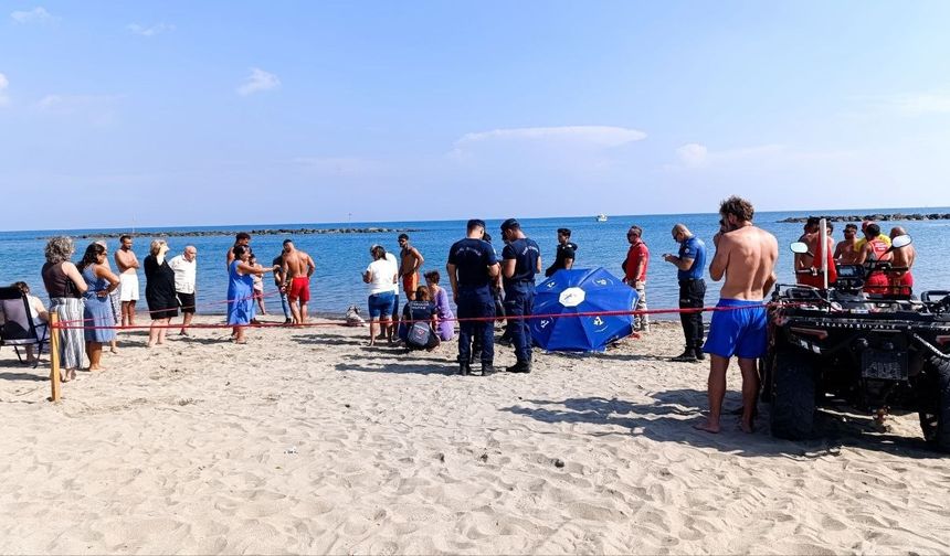 Denizde boğuldu, dakikalarca kalp masajı yapıldı ama kurtarılmadı