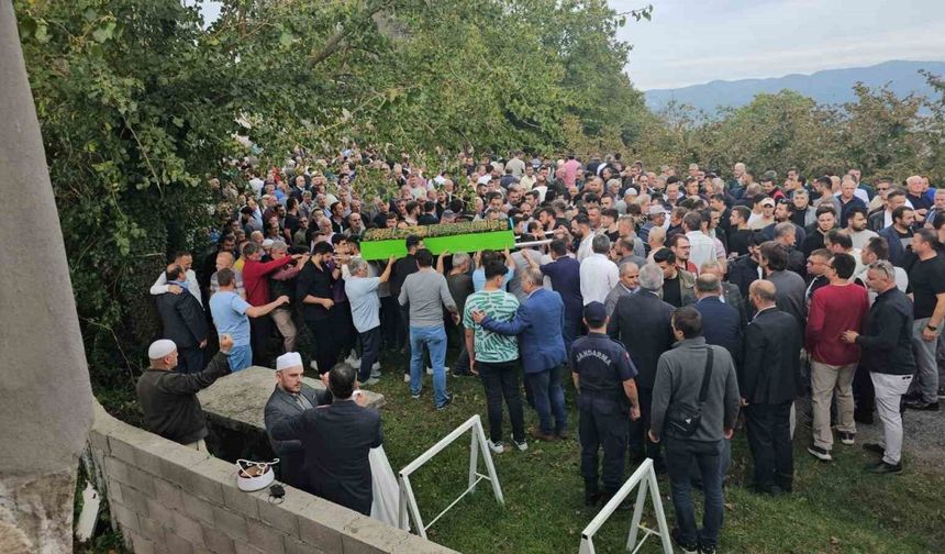 Karadeniz Holding'e ait gemideki patlamada ölen denizciler defnedildi