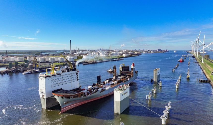 Friday Shipbrokers, Boskalis ile Çin'e Onarım İçin Gemi Taşıma Anlaşması İmzaladı