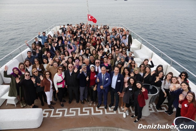 Yakamoz &amp; SheFarers Platformu, 8 Mart Dünya Kadınlar Günü’nde düzenlediği “Kadınlar Denizde” etkinliği ile küresel denizcilik camiasında alanında lider, başarılı ve ilham verici kadın kaptan ve mühendisleri ağırladı. Etkinlik M/F İNCİSU teknesinde İstanbul Boğazı’nda seyir halindeyken gerçekleştirdi.