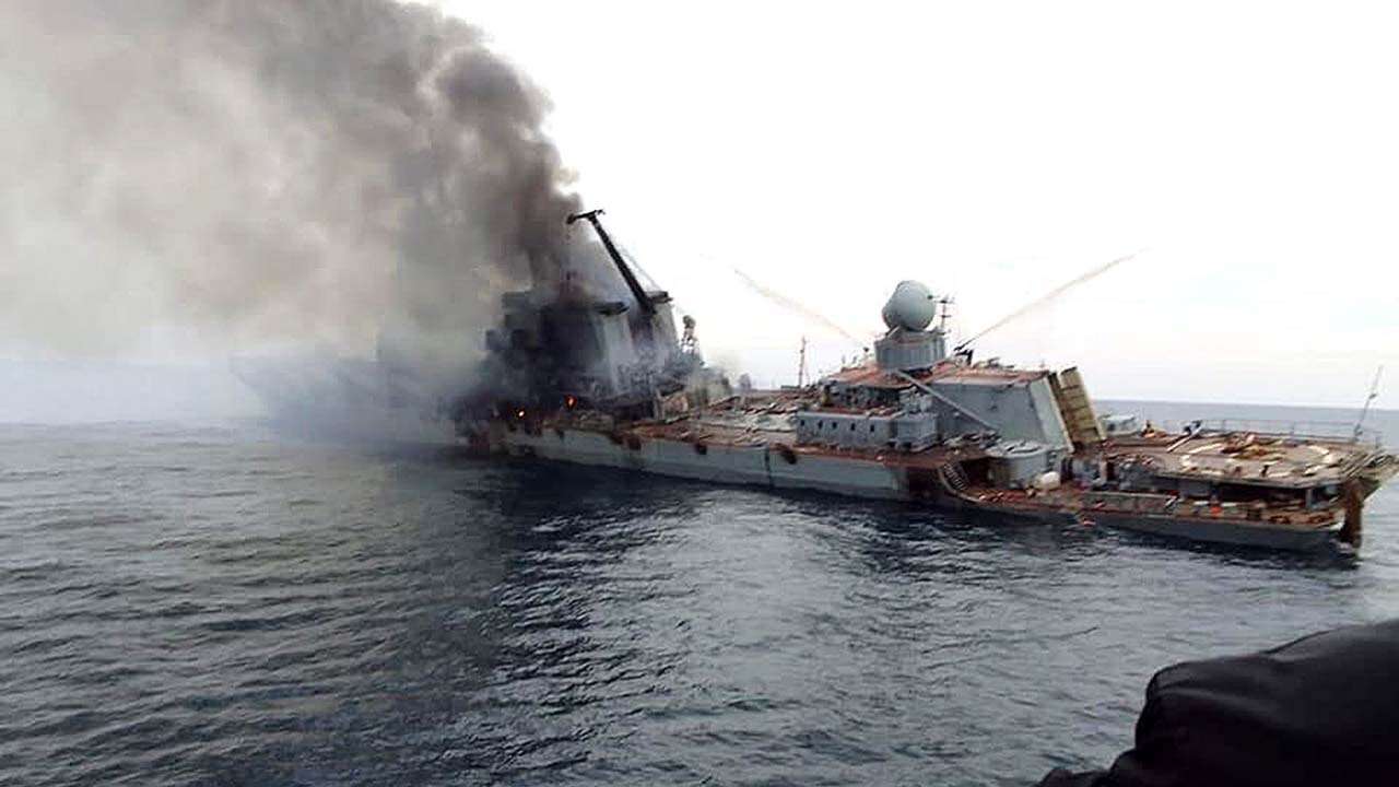 1516718-moskva-warship-burning-twitter