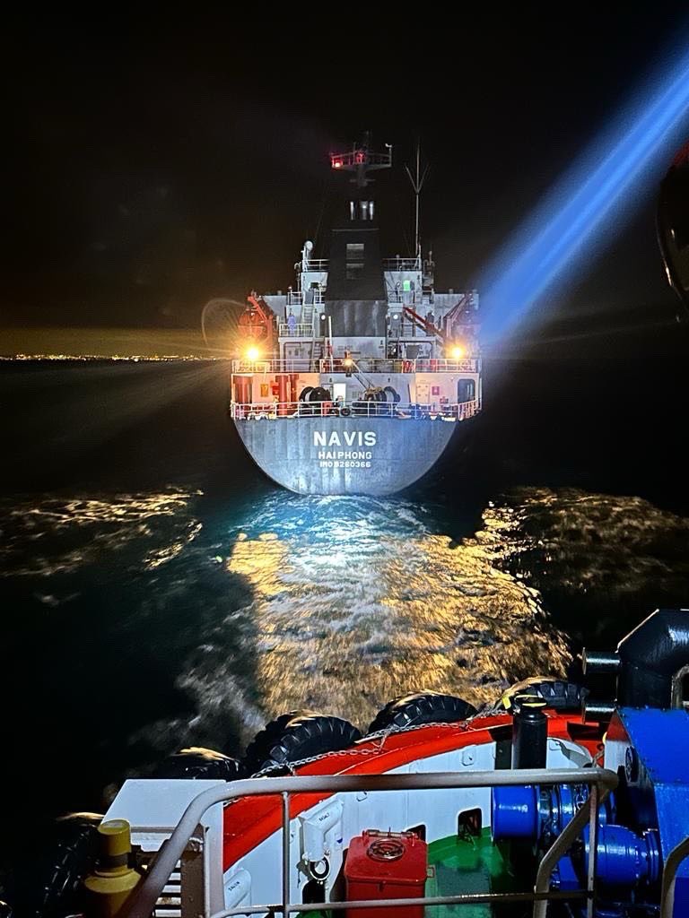 Yunanistan'dan Romanya'ya seyir halindeyken Marmaraereğlisi açıklarında makine arızası yaşayan NAVİS isimli gemi KEGM ekiplerince emniyete alındı.