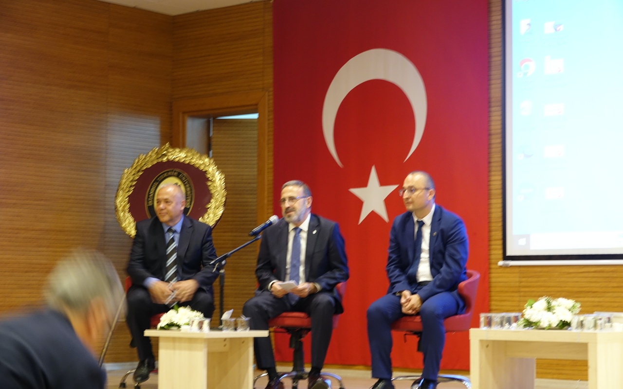 Toplantıda moderatörlüğü Dr. Özkan Poyraz  gerçekleştirdi.