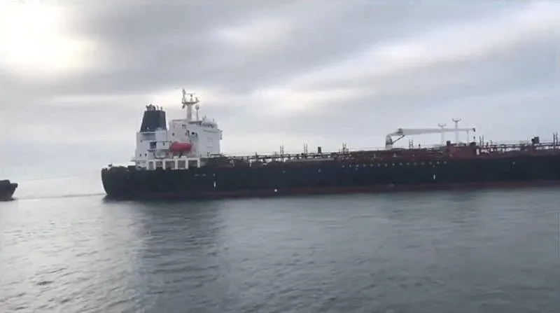 Haydarpaşa açıklarında sürüklenen tanker kurtarıldı