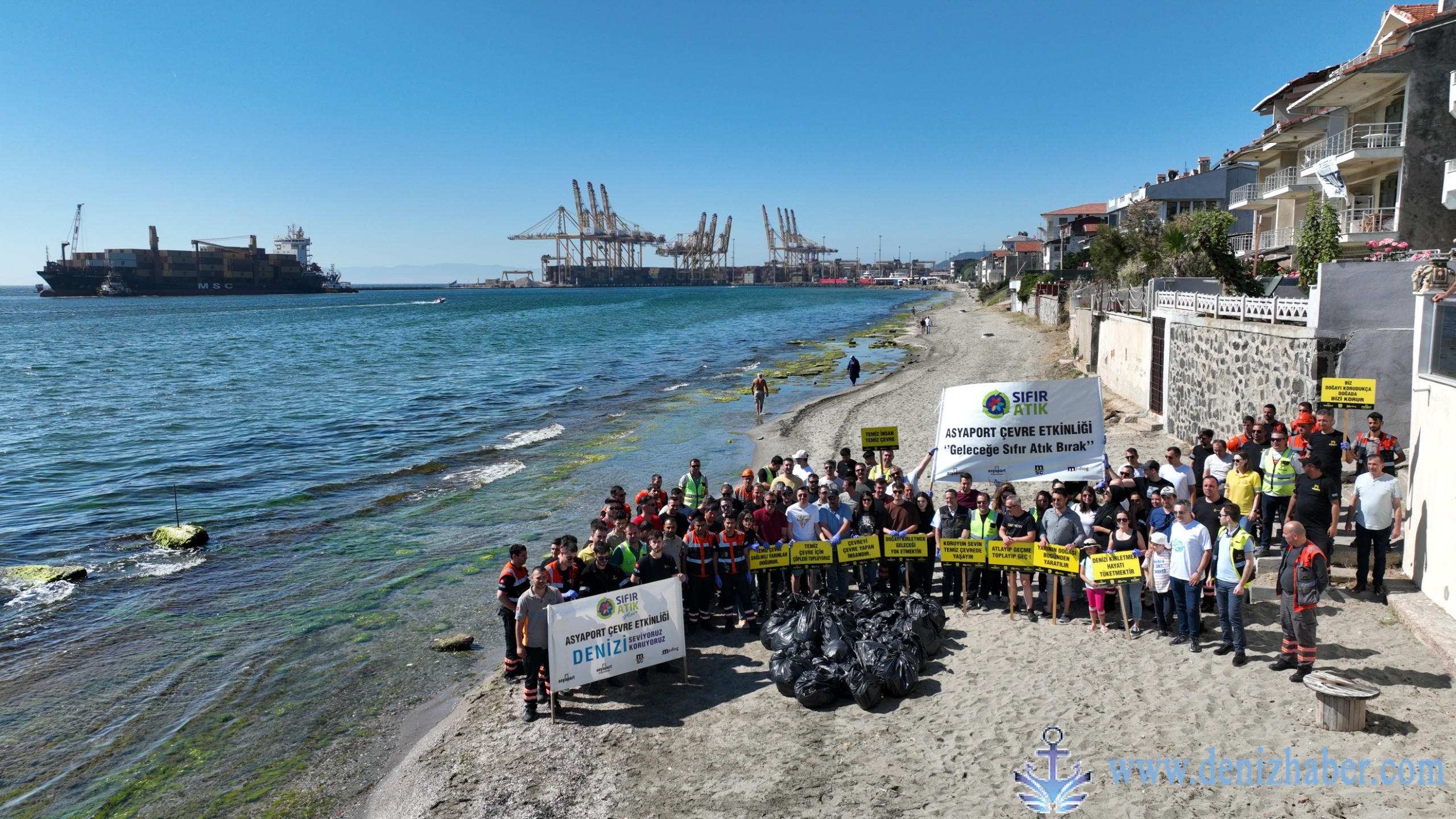 Asyaport'tan Dünya Çevre Günü'nde Plaj Temizliği 